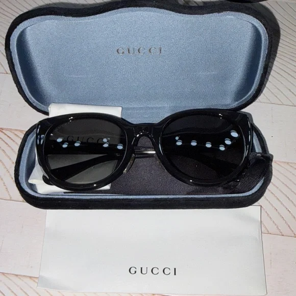 Gucci sunglasses - Picture 1 of 14